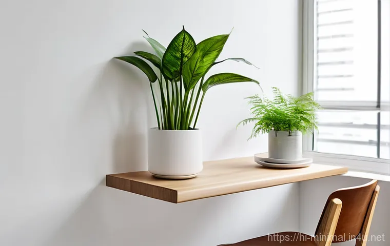 미니멀라이프 미니멀한 아파트 인테리어 - **Serene Minimalist Bedroom with Smart Storage:**
    "A tranquil and highly organized minimalist ap...